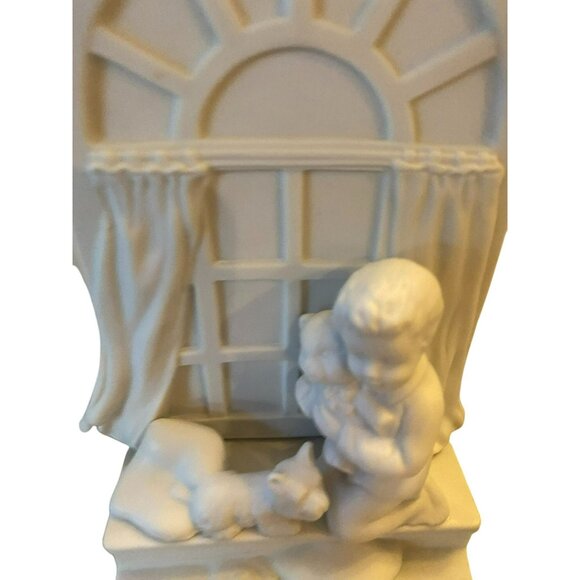 Vintage Ceramic Boy & Girl With Cats Bookends - Arched Window Design White 2 Pc - Picture 5 of 7